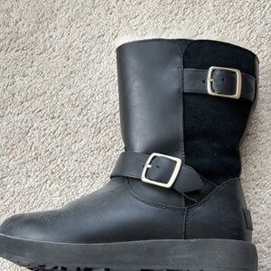 UGG Women’s Black Leather and Suede Boots with Buckle Detail Vibram Arctic Grip